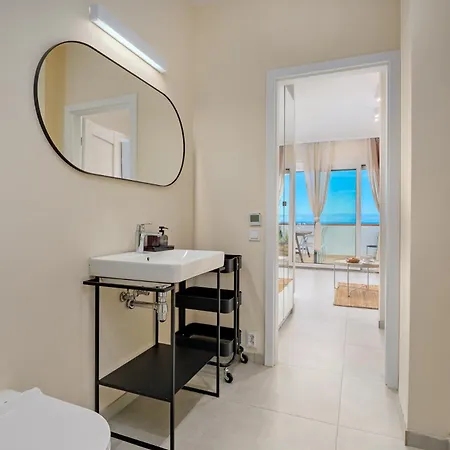 Suono Del Blu In Un Con Piscina A Apartmán *